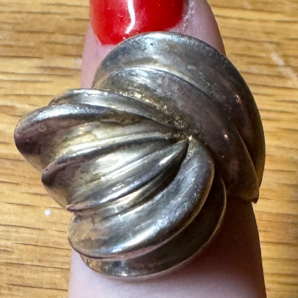 Vintage Stamped .925 By RM Shell Ring Size 4